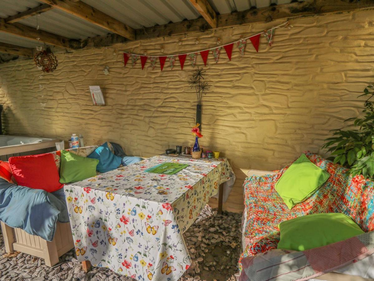 Yr Hen Llaethdy Villa Troedyraur Luaran gambar